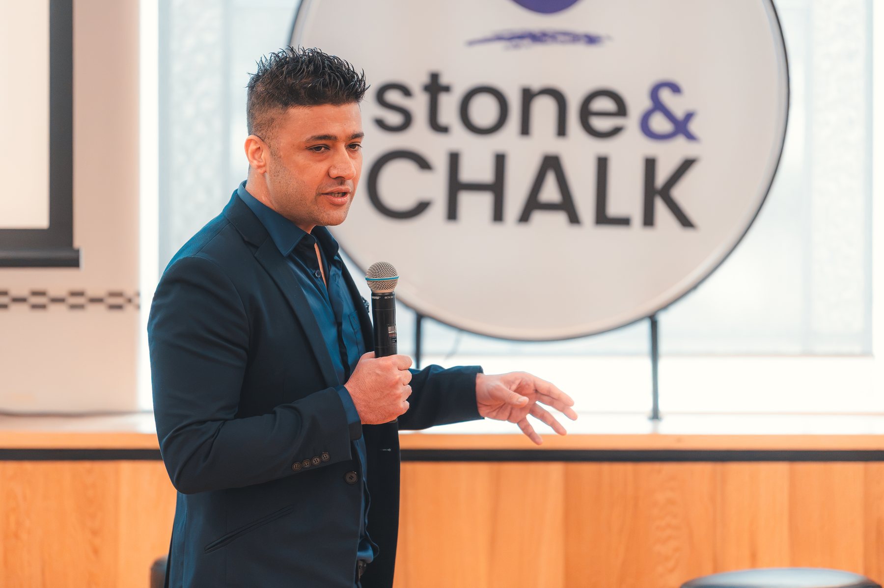 Speaker presenting at the 10xGrowth Labs AI Business Breakfast